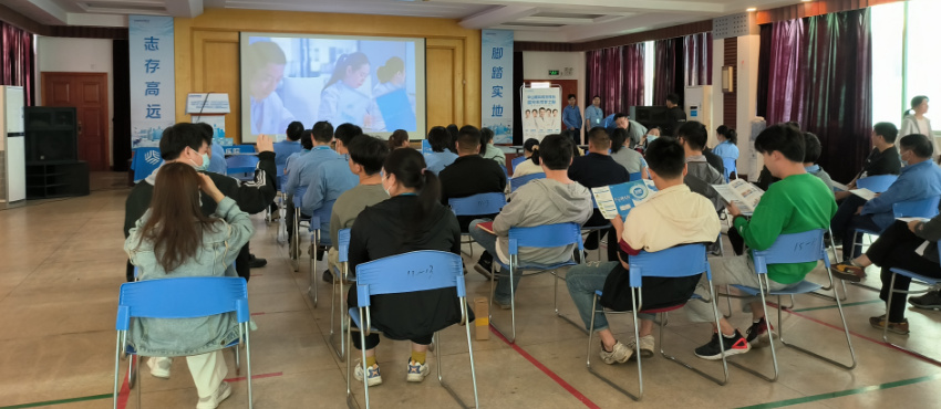 番禺普瑞眼科医院受邀到广州立白集团开展眼健康公益科普
